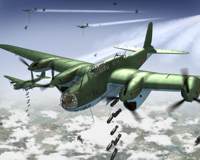 Советский бомбардировщик пе-8