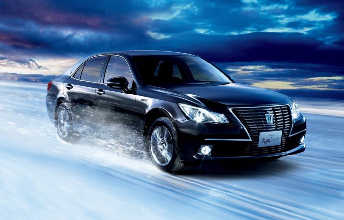 Toyota Crown s210 Royal Saloon