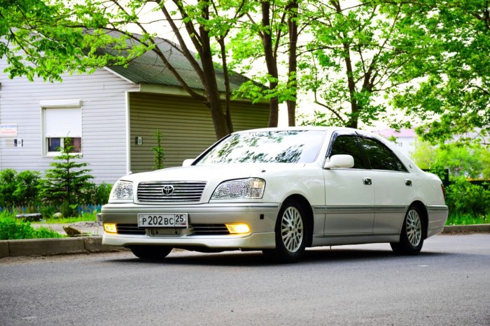 Тойота Краун s150