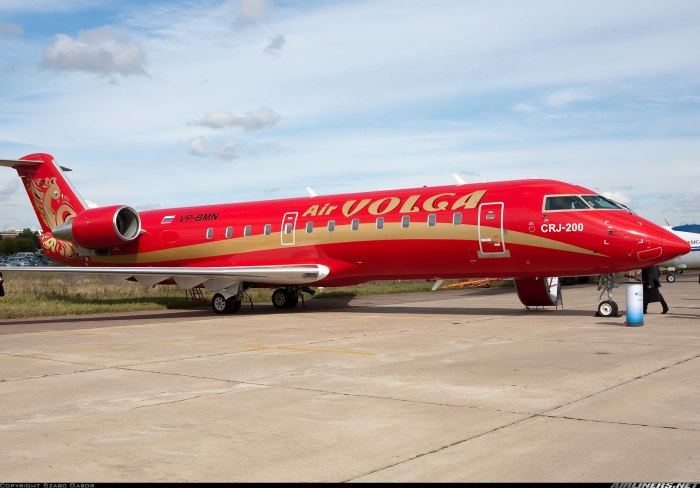 Bombardier crj200 самолет