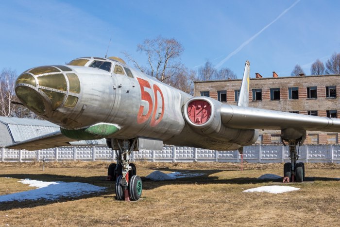 Ту 16