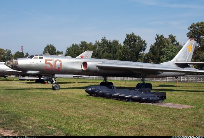 Бомбардировщик реактивный ту-16