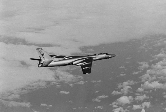 Бомбардировщик реактивный ту-16