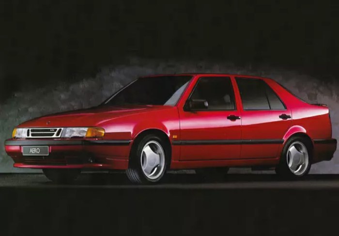 Saab 9000 красный