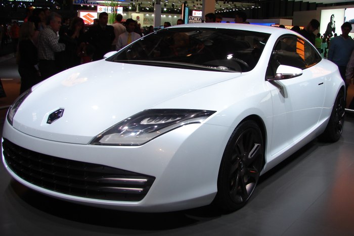 Renault Laguna Coupe 2015