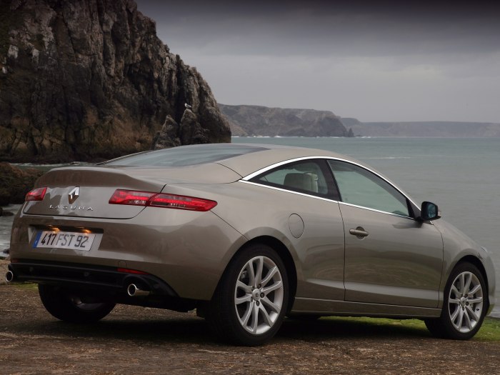 Reno Laguna Coupe 3