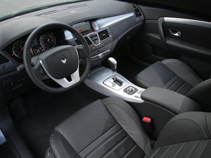 Renault Laguna 3 Coupe салон