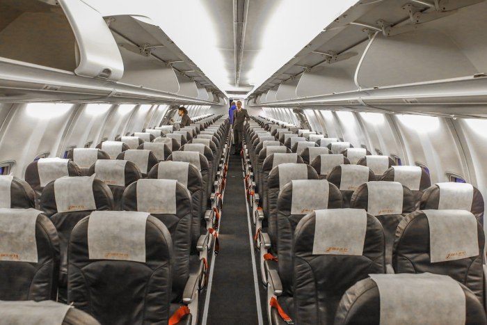 Самолёт Boeing 737-800 салон