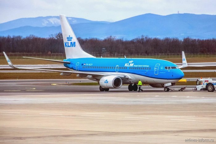 Боинг 737-700