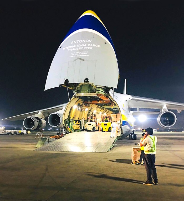 АН 225 Антонов Эйрлайнс