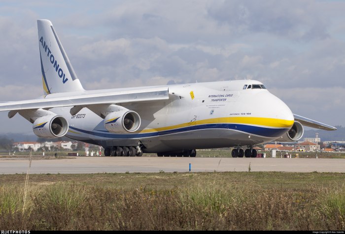Самолет Antonov 500