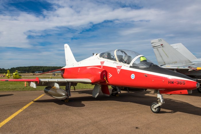 Учебно-тренировочный реактивный самолет Bae Hawk 51