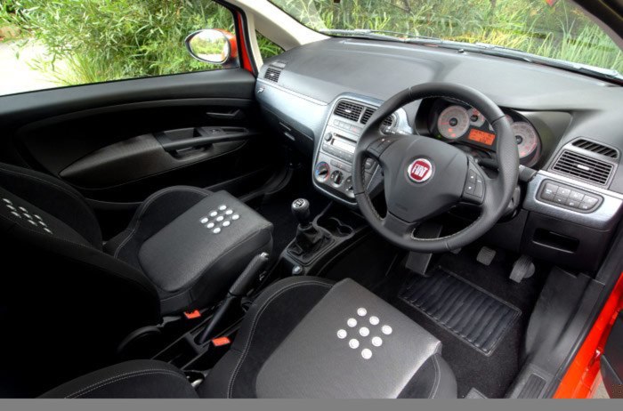 Fiat grande punto салон 2006