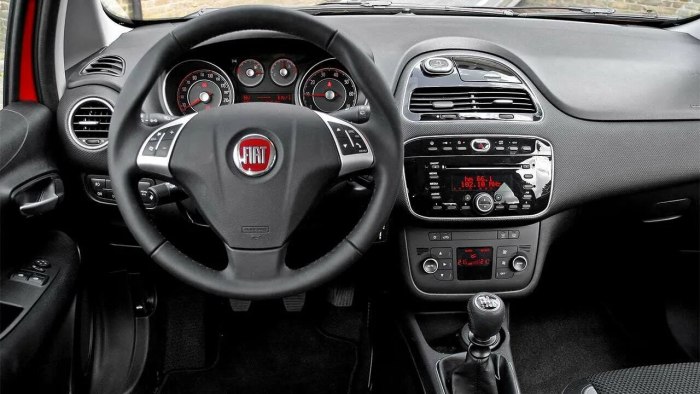 Fiat punto 2012 салон