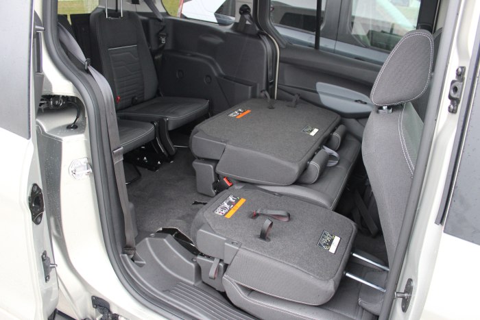 Ford Tourneo connect сиденья