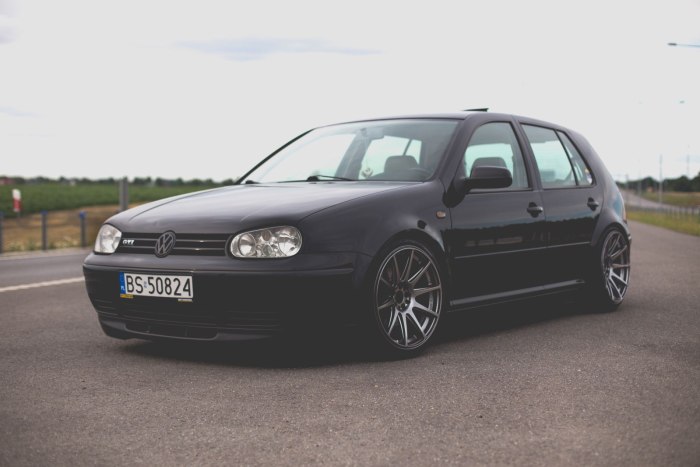Volkswagen Golf 4 GTI черный