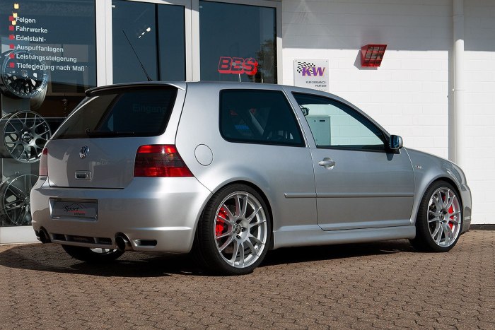 VW Golf 4 r32