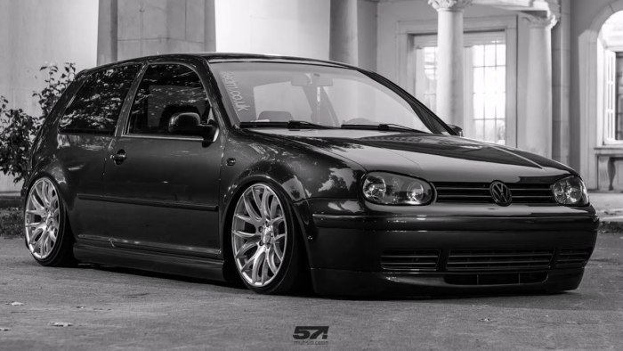 Volkswagen Golf 4 черный