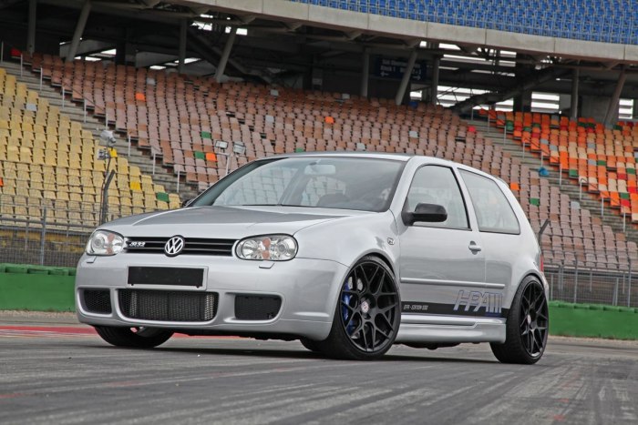 VW Golf 4 r32