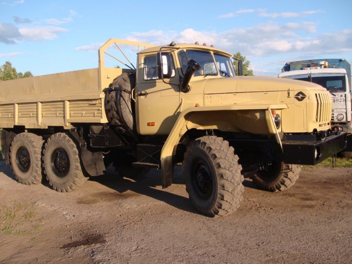 Урал 4320 бежевый