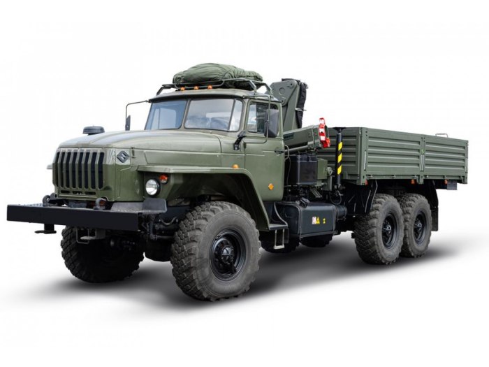 Новый военный Урал 4320 с бортовой