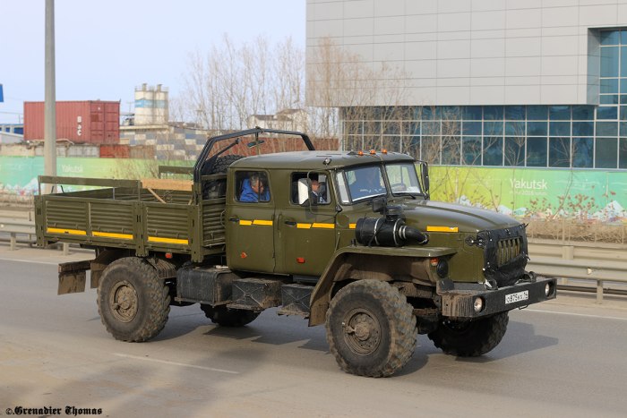 Урал-4320 грузовой армейский
