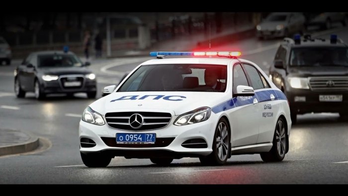 Мерседес е200 полиция