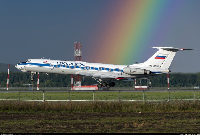 Ту-134 пассажирский самолёт