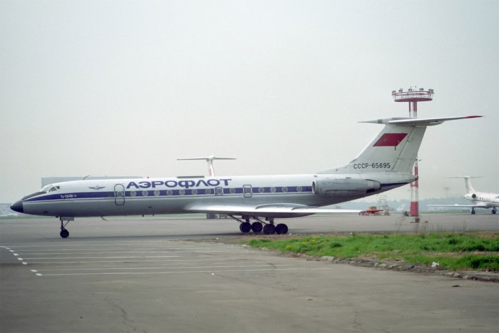 Ту-134 пассажирский самолёт