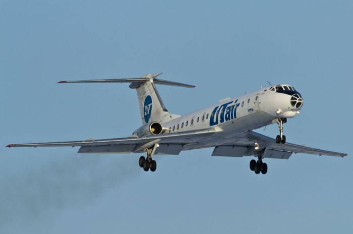Ту-134 пассажирский самолёт
