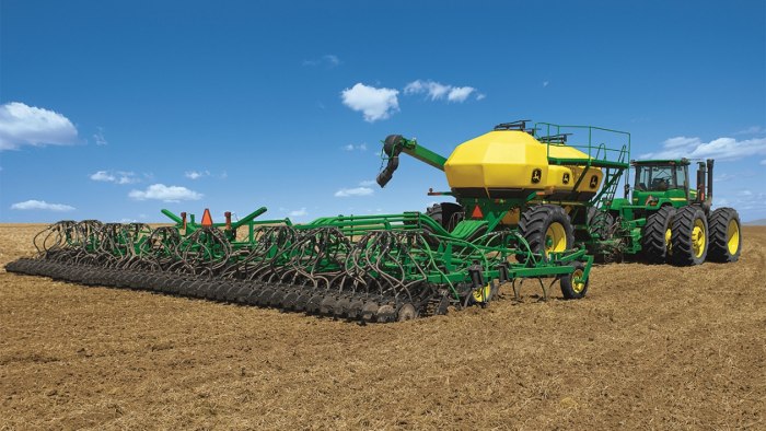 Сеялка пневматическая John Deere 730