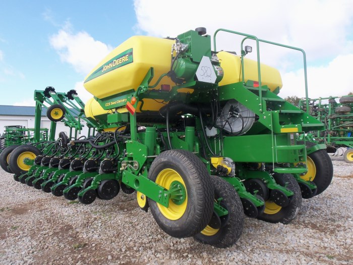 Сеялка John Deere DB