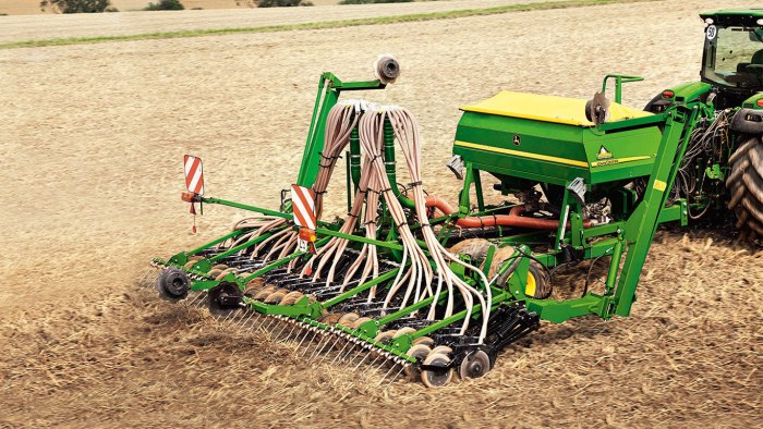 Пневматическая сеялка John Deere