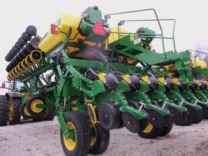 Сеялка John Deere 1795