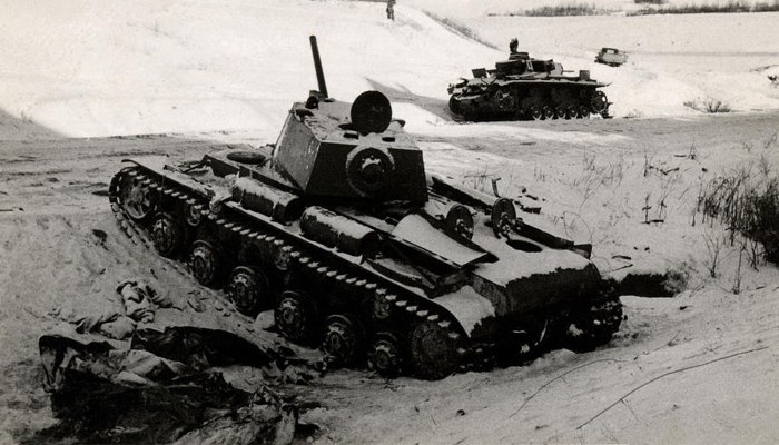 Танк кв 1941 Тихвин