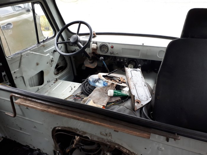 УАЗ 3909 салон кабина