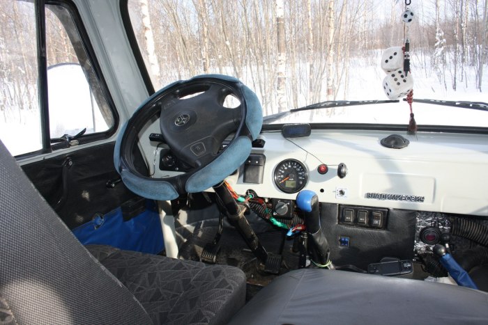 УАЗ 3909 салон кабина