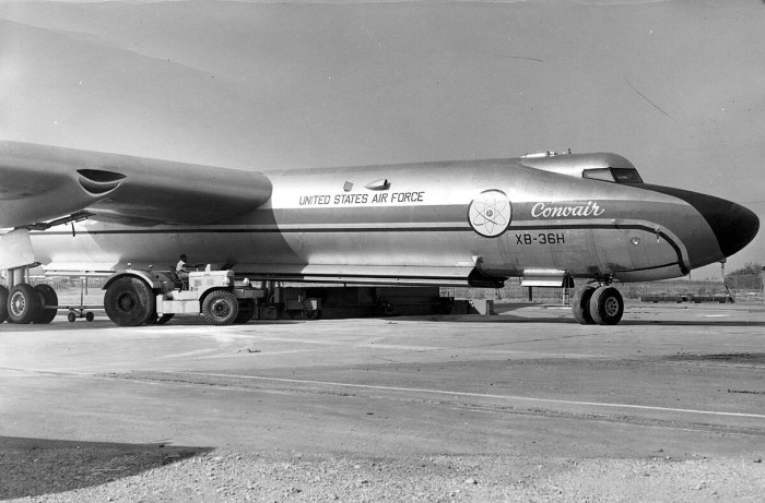 Атомный самолет NB-36h