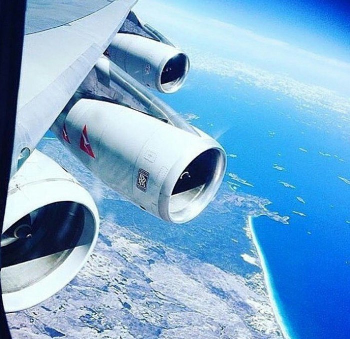 Боинг 747 с 5 двигателями