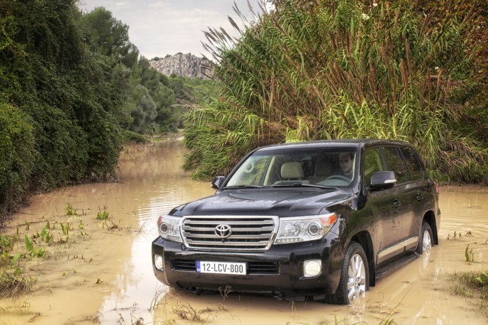 Toyota Land Cruiser 2012