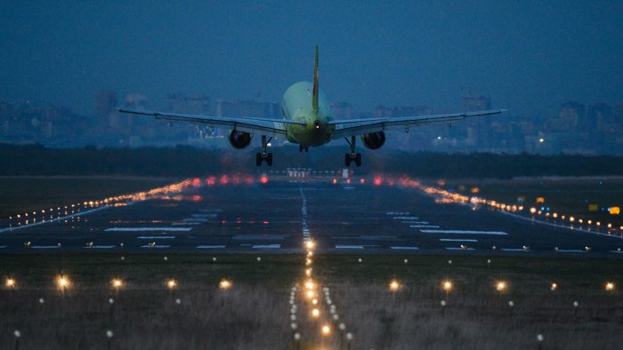 Взлётно посадочная полоса Домодедово