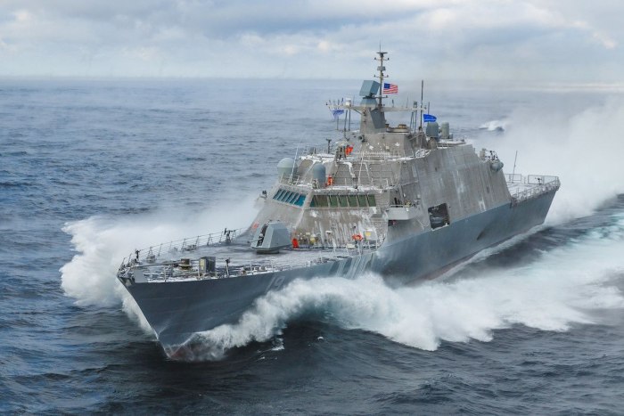Корабль ВМС США USS LCS-2