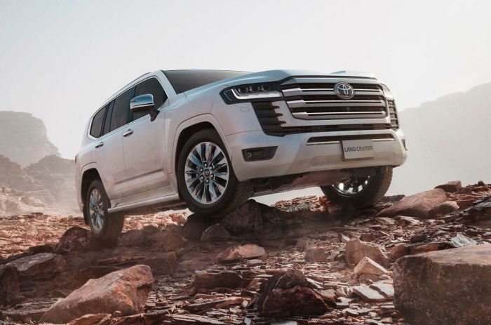 Toyota Land Cruiser 300