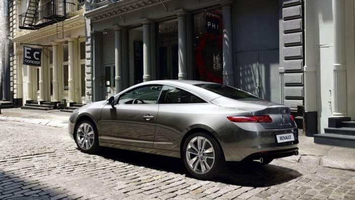 Renault Laguna 2021