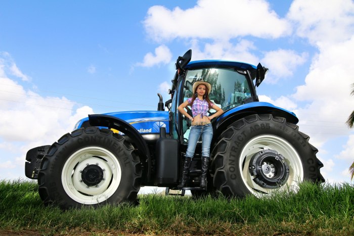 Трактор New Holland
