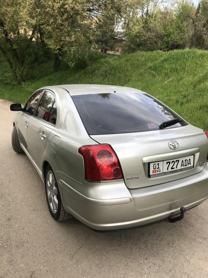 Тойота Авенсис 1 поколения лифтбек