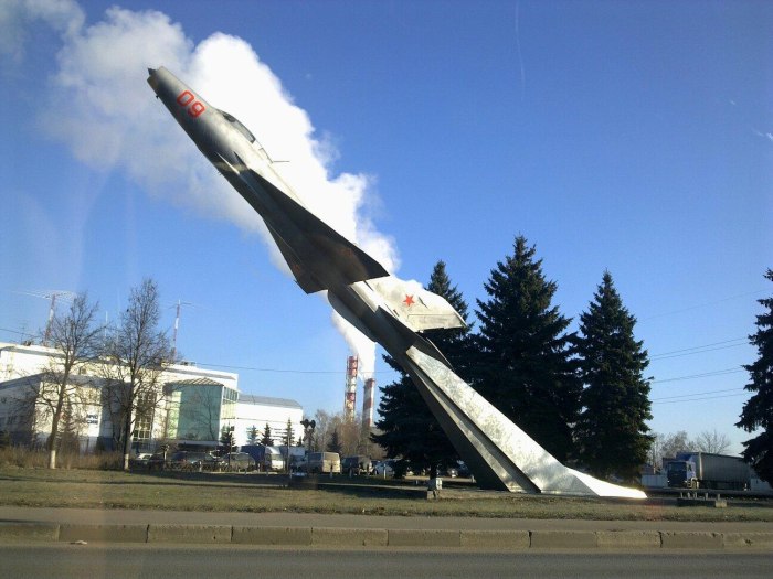 Памятник миг 21 в Жуковском