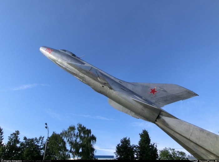 Жуковский самолет памятник