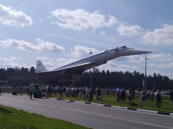 Город Жуковский самолет памятник