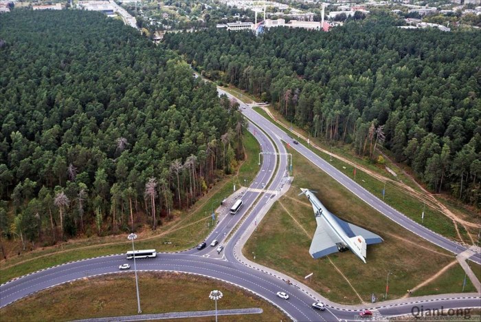 Самолет ту 144 в Жуковском Жуковский памятник самолет